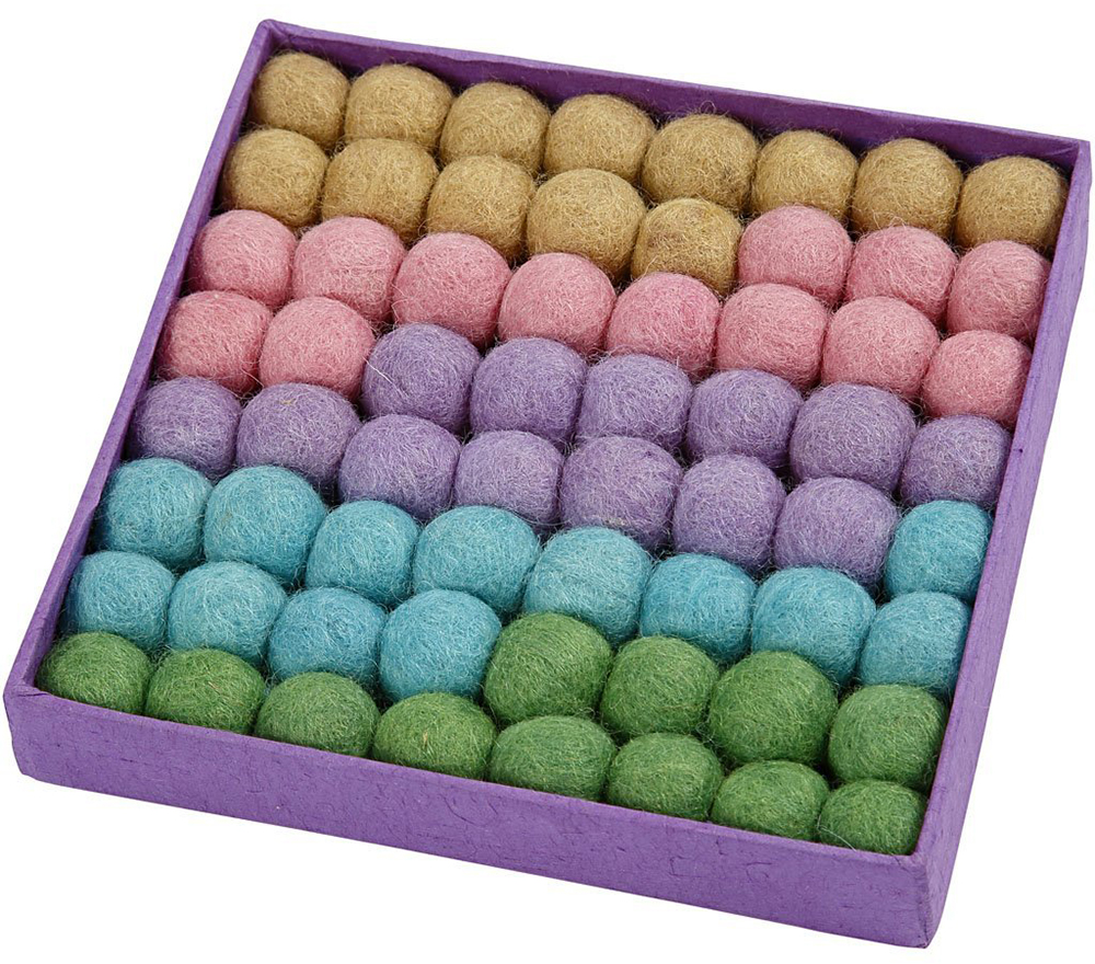Quadratische Box mit bunten Filzkugeln in verschiedenen Farben. Anordnung in Reihen, Farben sind pastellartig.