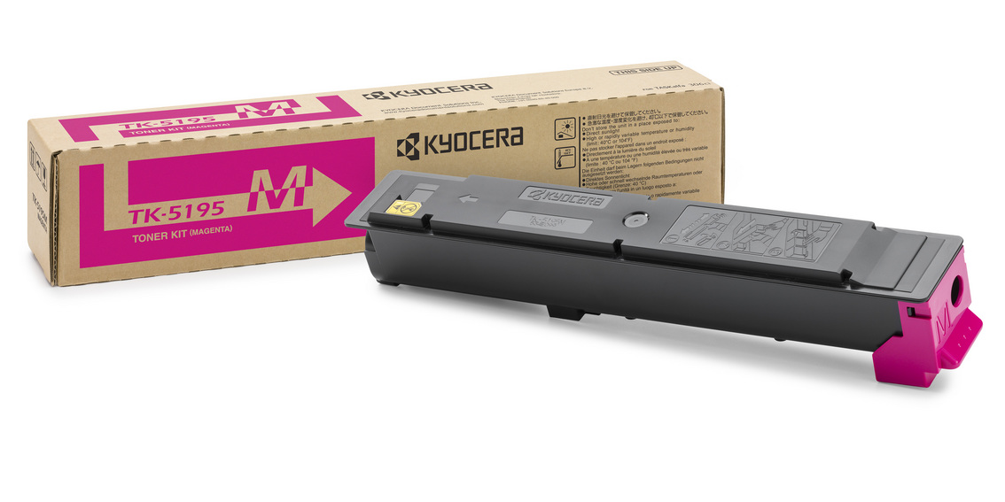 Magenta Tonerkartusche von Kyocera. Verpackung in braunem Karton mit pinken Akzenten.