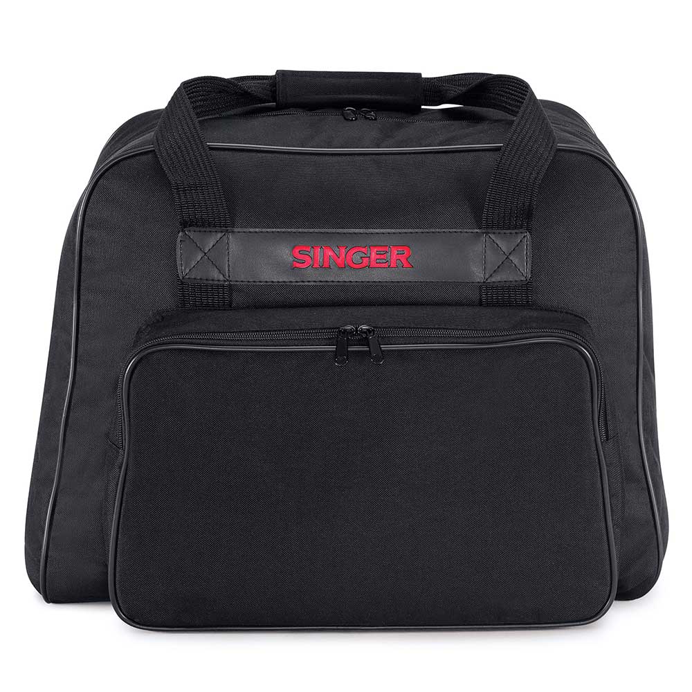 Schwarze Tasche mit dem Schriftzug 'SINGER' in rot. Sie hat einen großen Hauptreißverschluss und eine kleinere vordere Tasche.