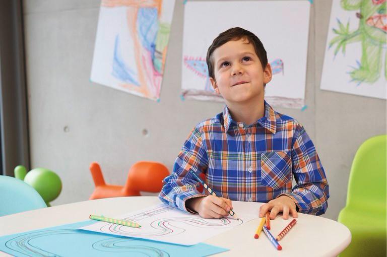 STABILO EASYgraph Dreikant-Bleistift Für Rechtshänder – Ergonomisch, Pastelllila, HB, Mit Namensfeld