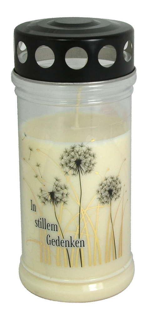Kerze in einem transparenten Behälter mit schwarzem Deckel. Auf der Oberfläche steht 'In stillem Gedenken' und es sind Pusteblumen abgebildet.