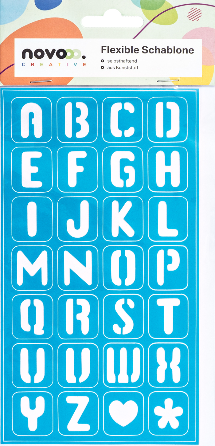 Blaue flexible Schablone mit weißen Buchstaben. Enthält das Alphabet A bis Z sowie Herz und Stern. Selbsthaftend, aus Kunststoff.