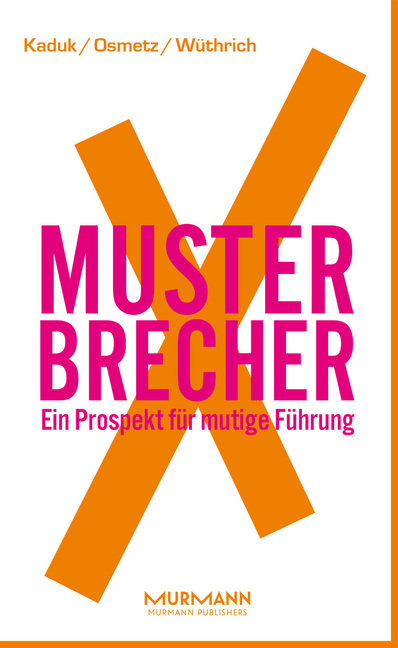 Buchcover mit dem Titel 'Musterbrecher'. Farbenfrohes Design mit großen, auffälligen Buchstaben.